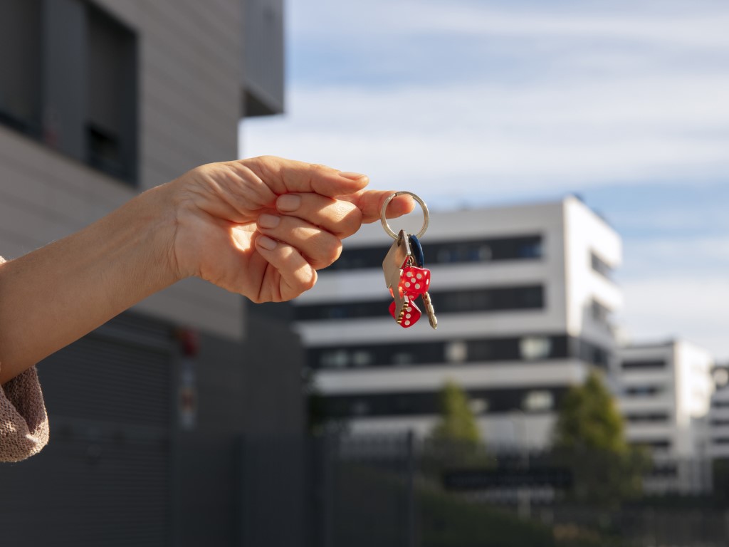 House sales slowed 4.1% in the 1st quarter of the year 