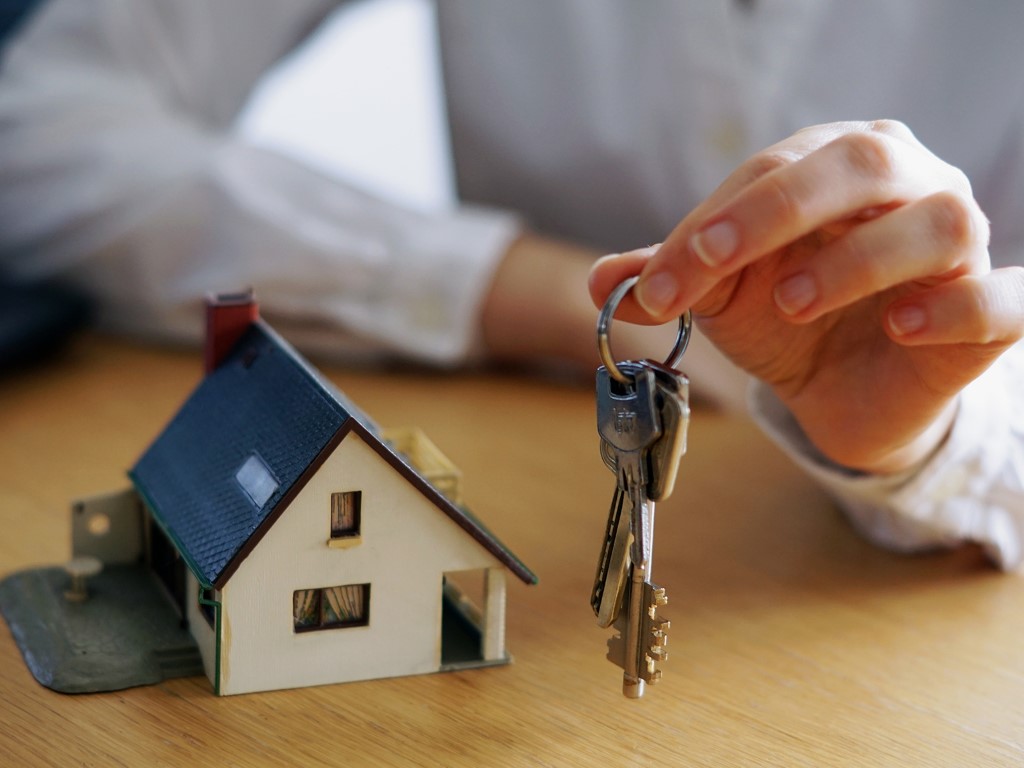 Buying Repossessed Houses: How Does It Work?