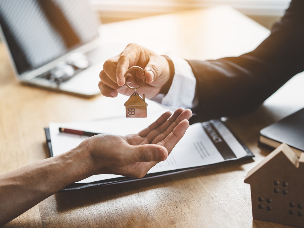 Buying a House in Portugal: Regional Trends and Variations