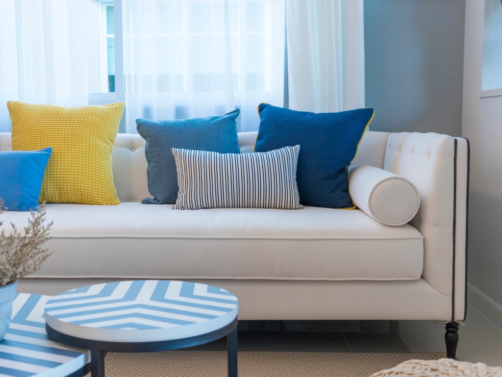 Double-sided sofa: functionality and modern lifestyle