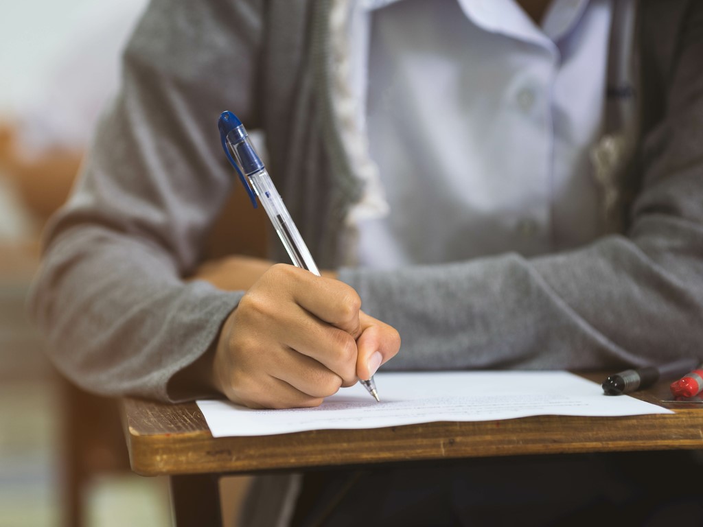 Exams and inequality in the education system