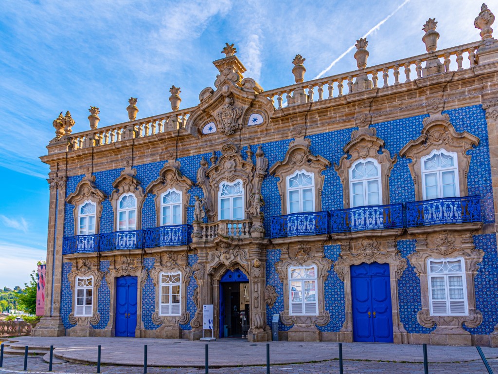 Buying a house to rent in Braga and Viana yields up to 5.6%