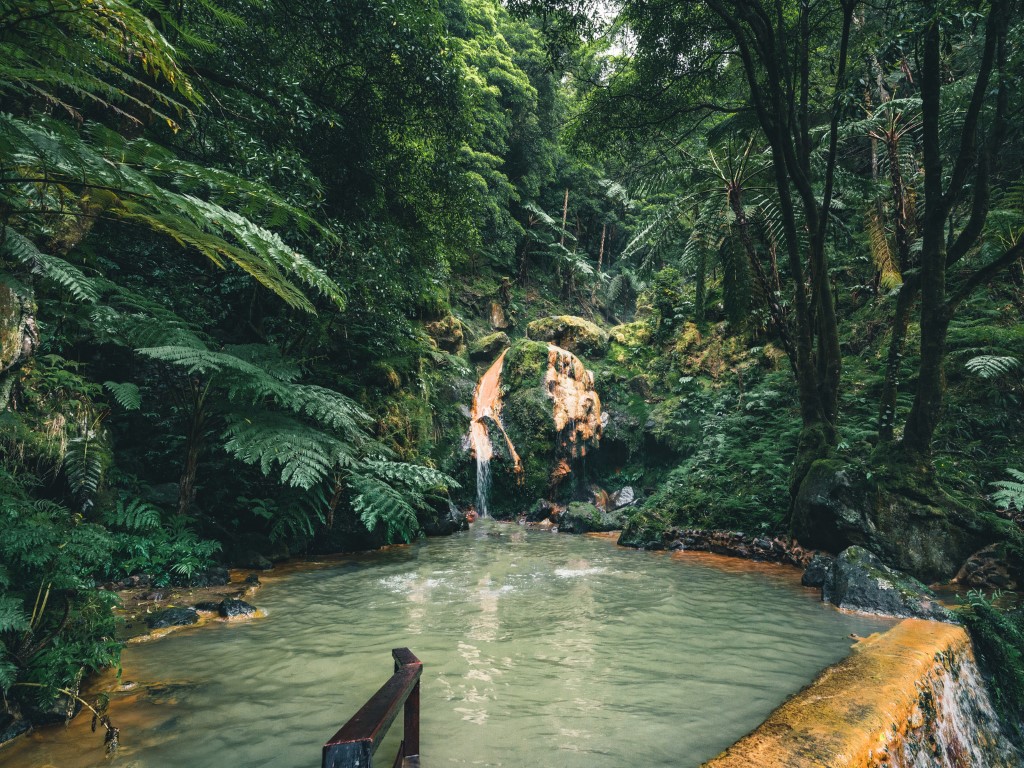 Caldeira Velha: a natural paradise in São Miguel