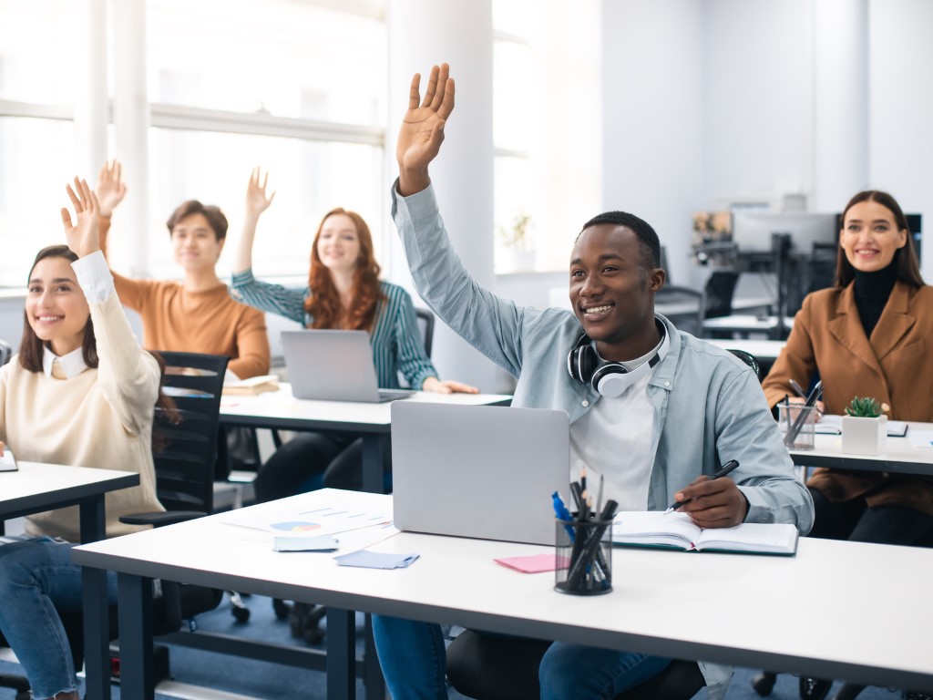 Le gouvernement renforce les bourses sociales universitaires
