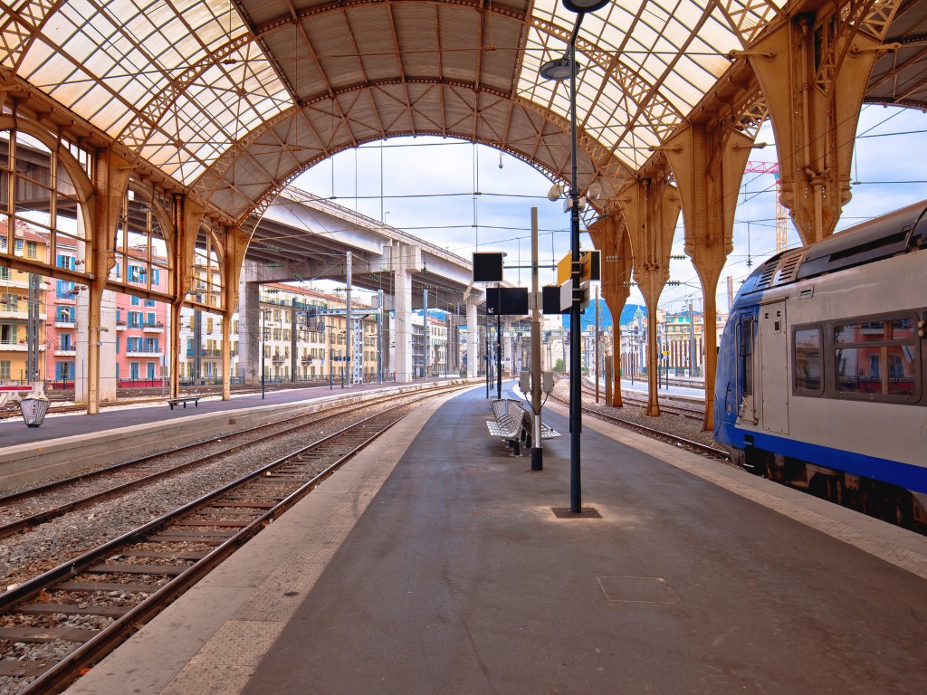 Exploring Portugal for free with train travel