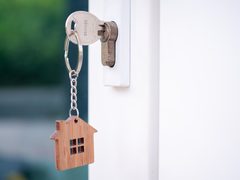 Housing investment loses momentum amid high interest rates