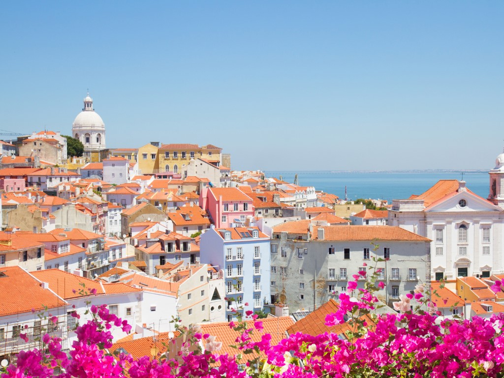 Lisbon transforms former Cinema Paris into housing