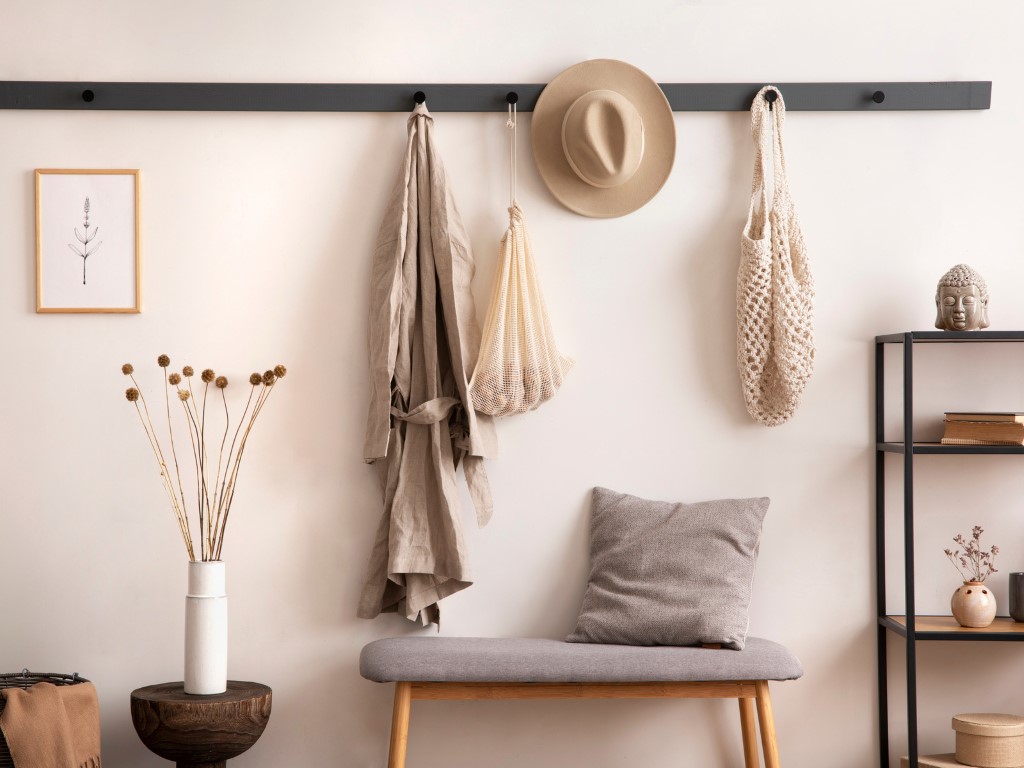 How to make your home entrance more inviting in summer