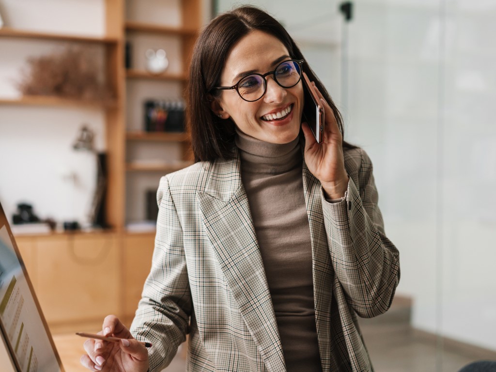 From social media to leads: attracting clients in real estate