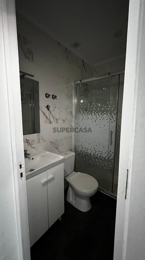 Apartamento T1+1 R/C com Logradouro e Churrasqueira