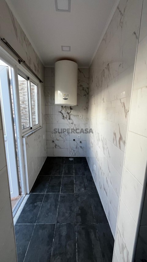 Apartamento T1+1 R/C com Logradouro e Churrasqueira