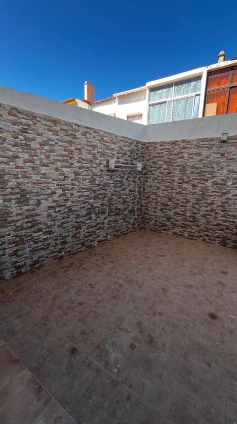 Apartamento T1+1 R/C com Logradouro e Churrasqueira