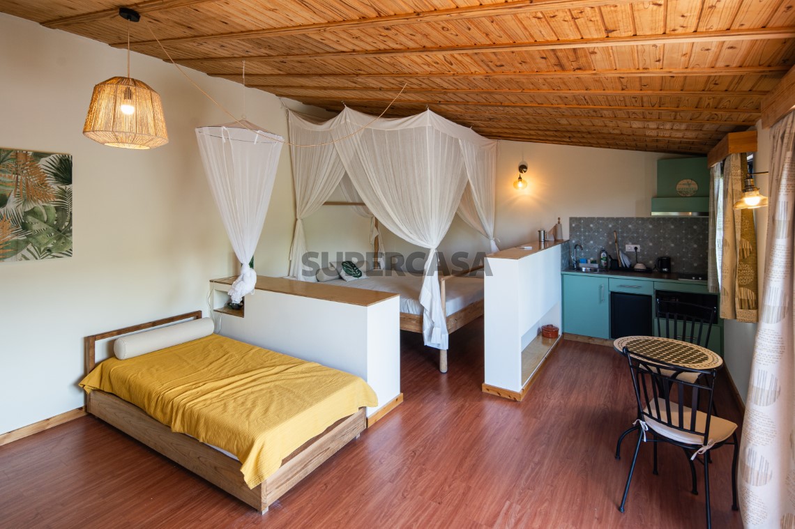 Bungalow 2, interior.