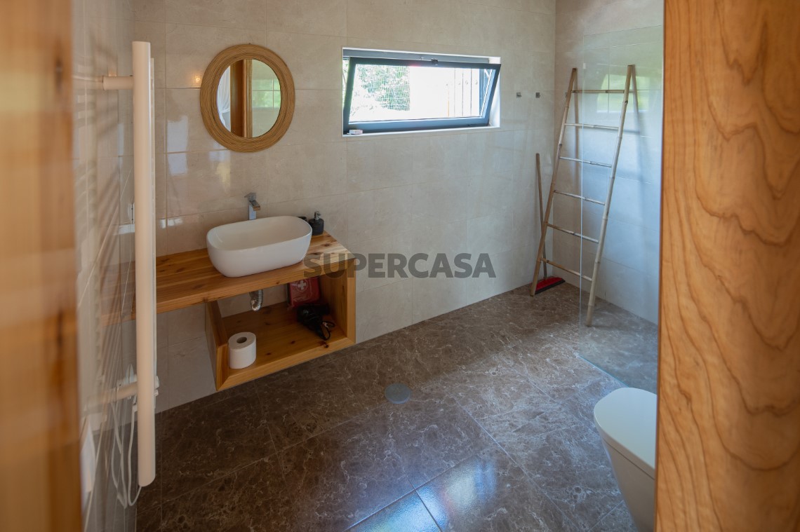 Bungalow 2, interior.