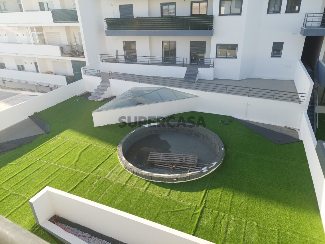 Nova construção à venda na Rua Azinhaga da Patinha