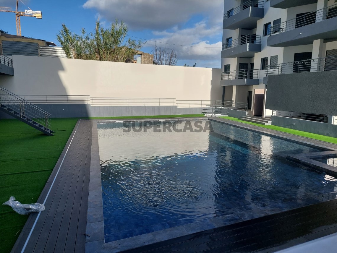 Nova construção à venda na Rua Azinhaga da Patinha