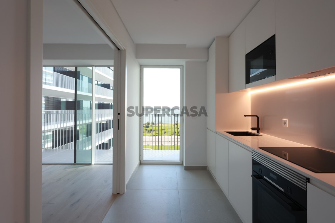 Cozinha e sala Frente Rio