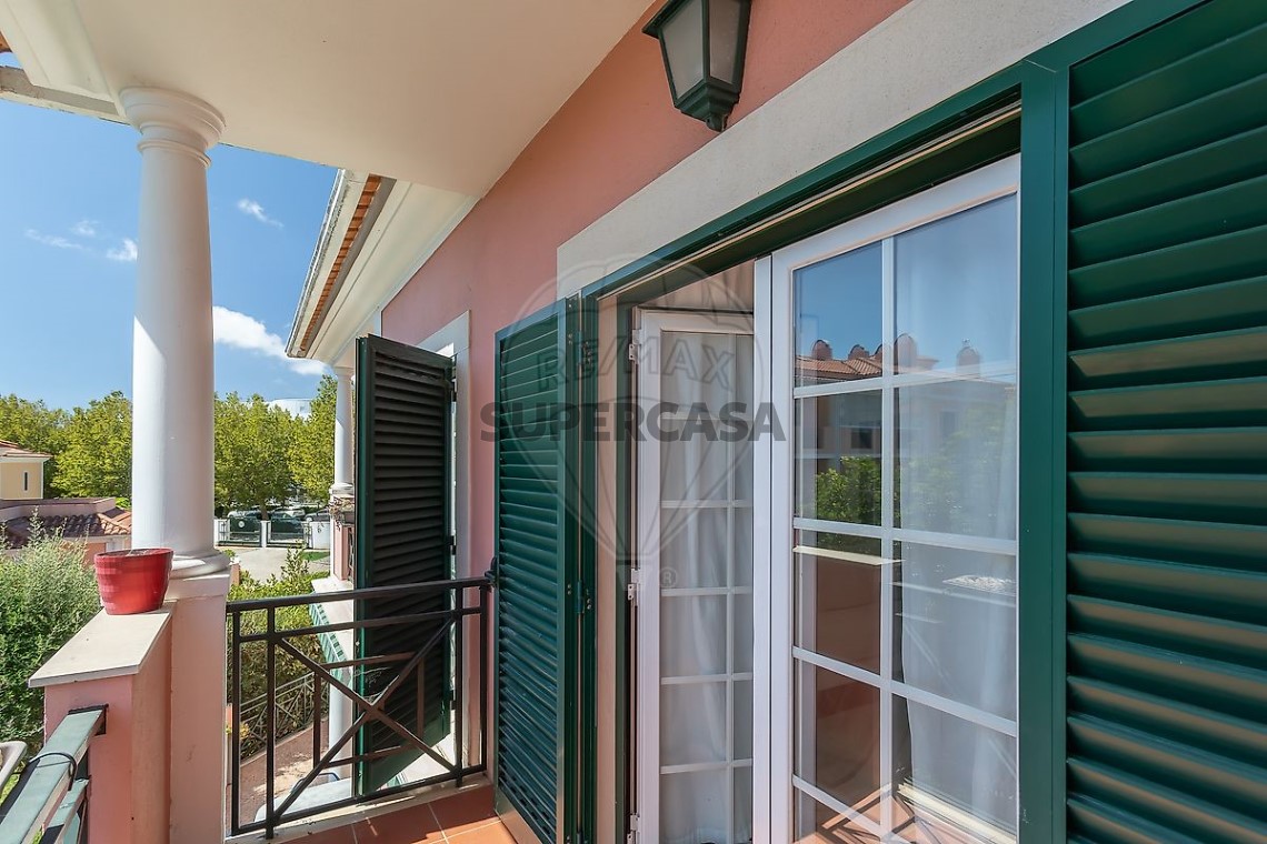 Appartement 4 kamers voor huren Op S.Maria e S.Miguel, S.Martinho, S.Pedro Penaferrim