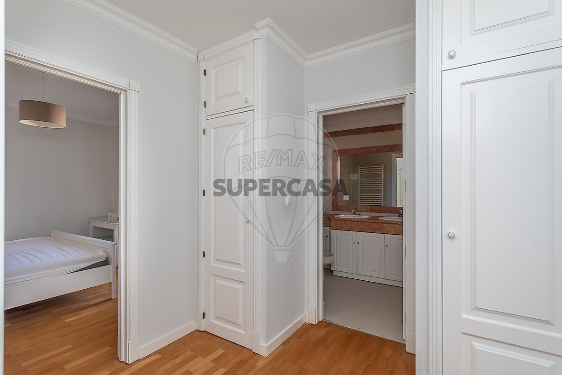 Appartement 4 kamers voor huren Op S.Maria e S.Miguel, S.Martinho, S.Pedro Penaferrim