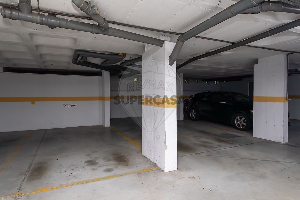 Appartement 4 kamers voor huren Op S.Maria e S.Miguel, S.Martinho, S.Pedro Penaferrim