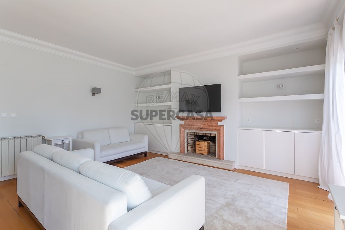 Appartement 4 kamers voor huren Op S.Maria e S.Miguel, S.Martinho, S.Pedro Penaferrim