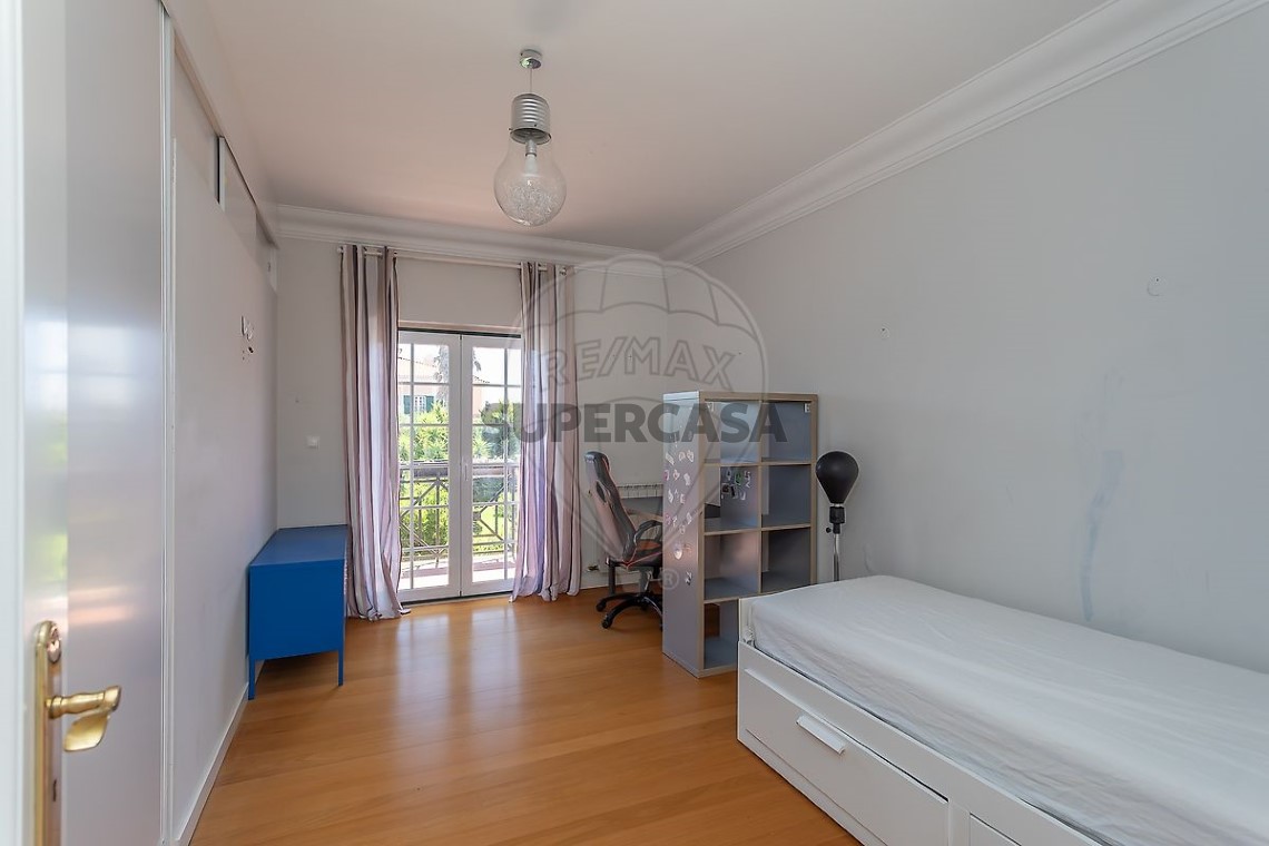 Appartement 4 kamers voor huren Op S.Maria e S.Miguel, S.Martinho, S.Pedro Penaferrim