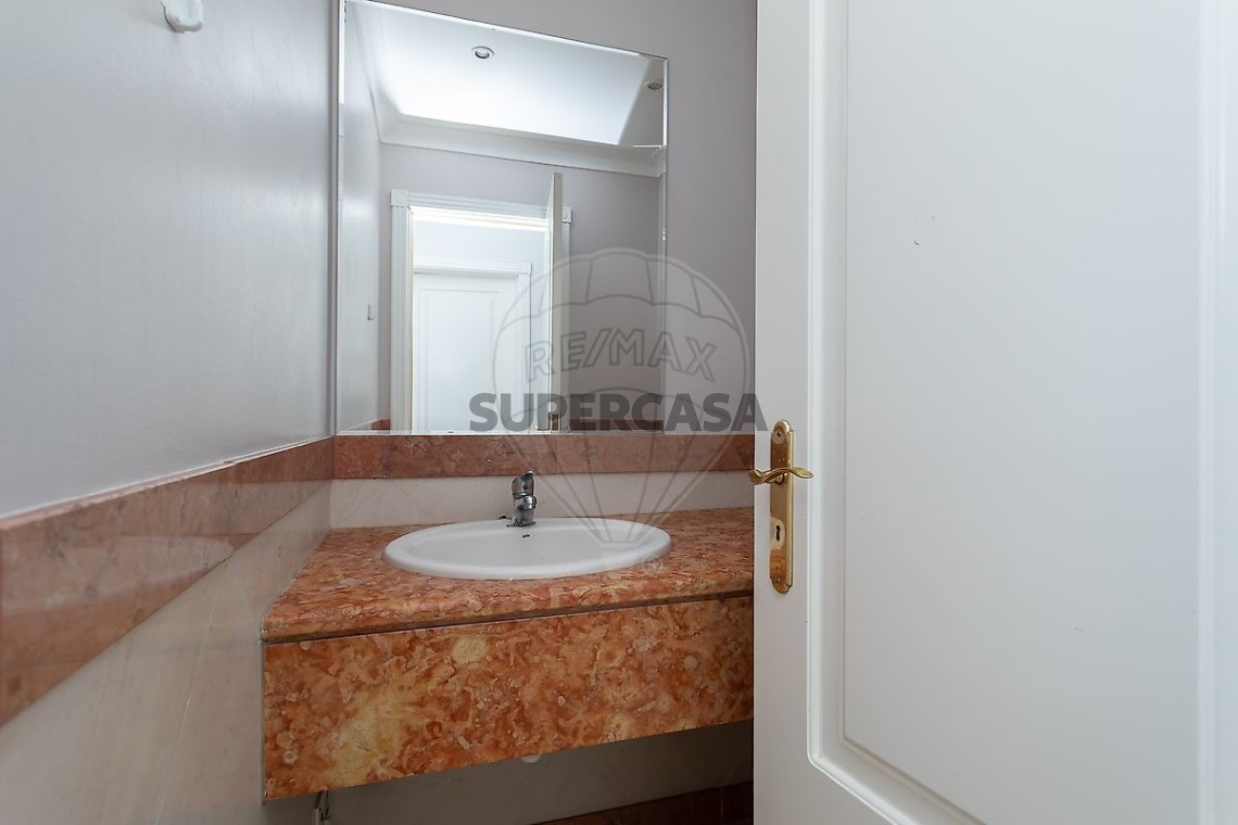Appartement 4 kamers voor huren Op S.Maria e S.Miguel, S.Martinho, S.Pedro Penaferrim