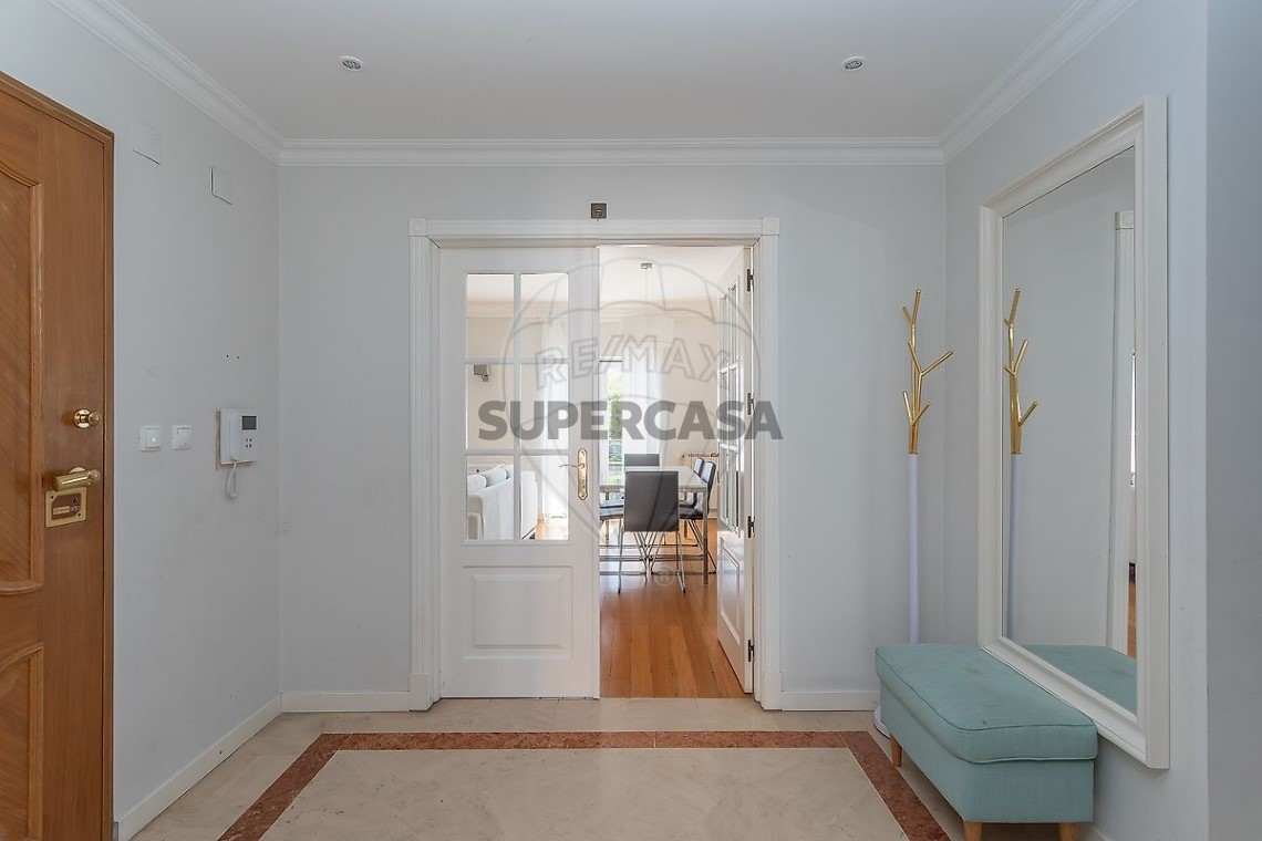 Appartement 4 kamers voor huren Op S.Maria e S.Miguel, S.Martinho, S.Pedro Penaferrim
