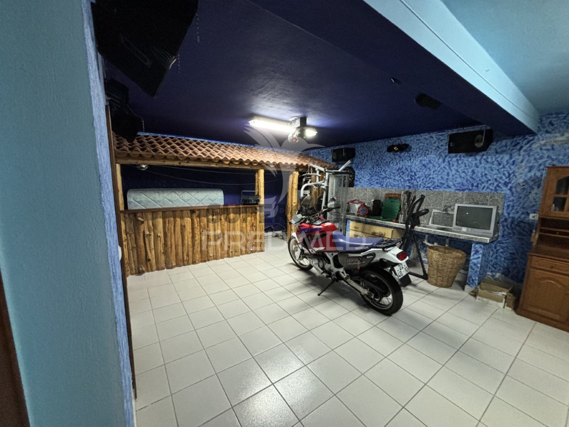 Huis 4 kamers verkoop Op Urzelina (São Mateus)