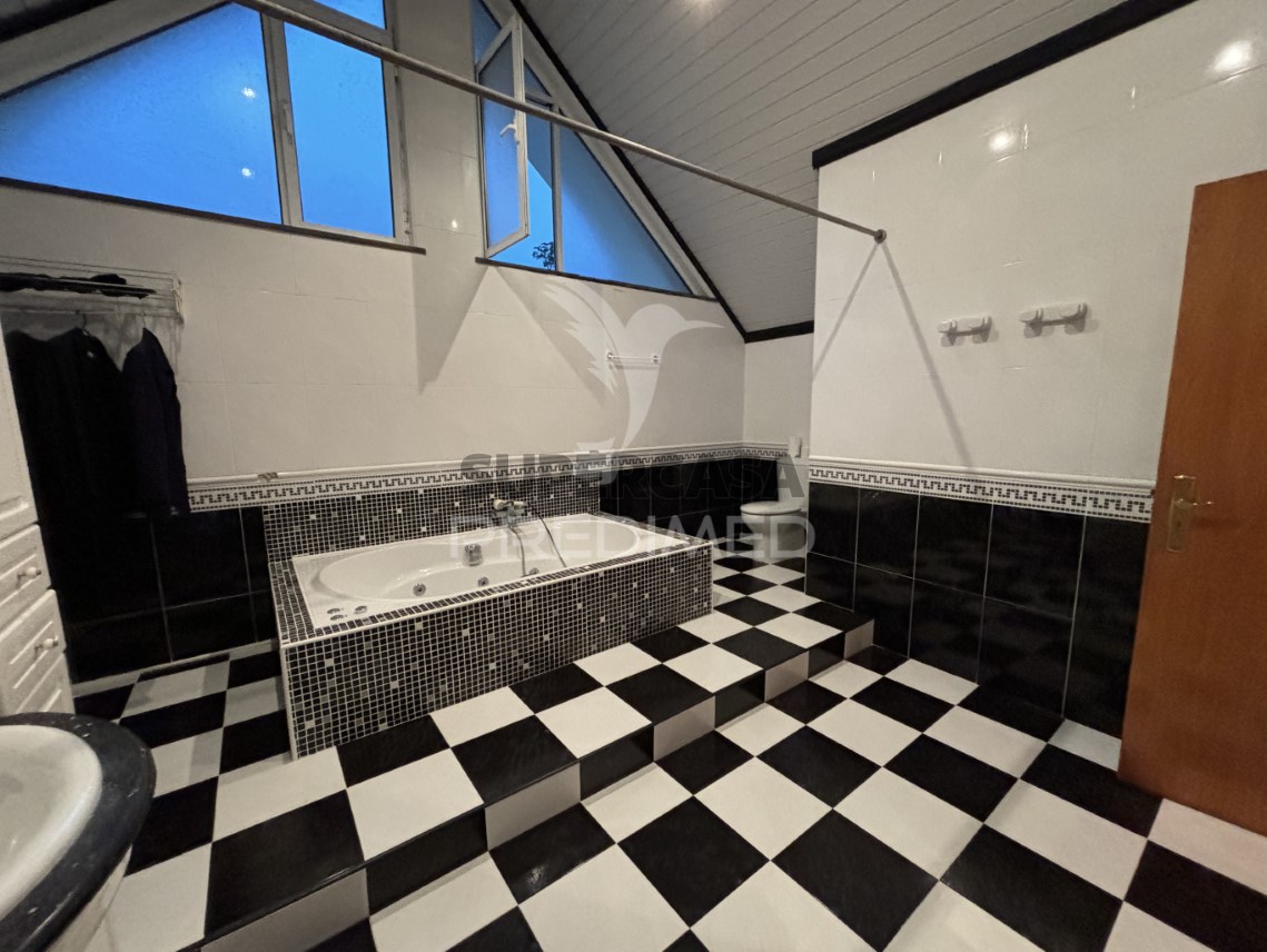 Huis 4 kamers verkoop Op Urzelina (São Mateus)