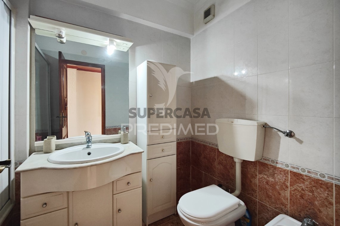 Apartment 2 Zimmer verkaufen auf Massamá e Monte Abraão