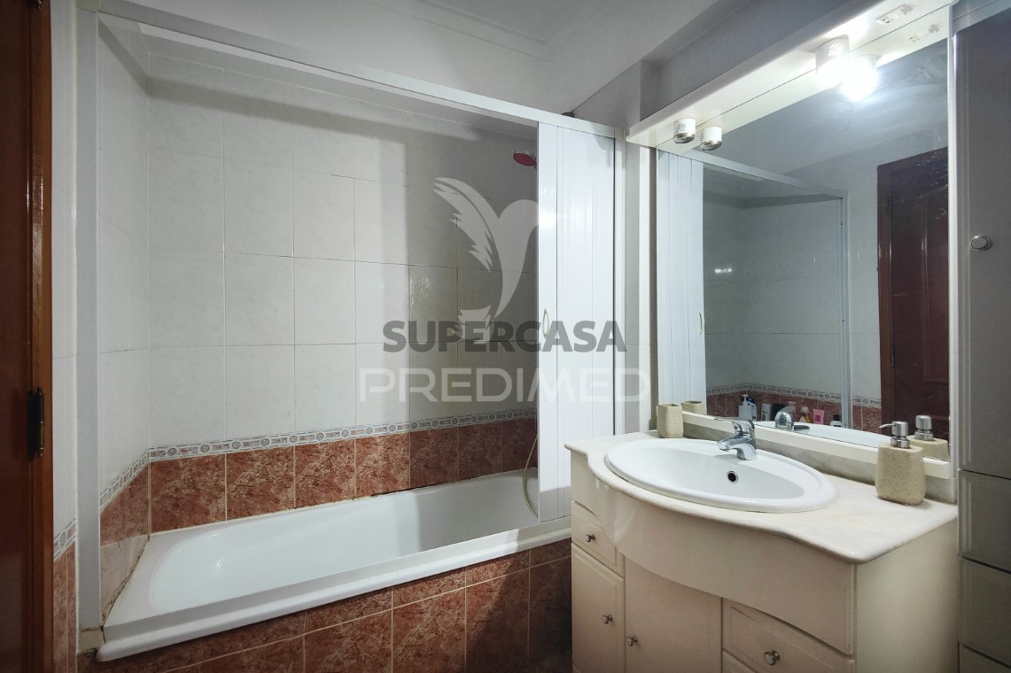 Apartment 2 Zimmer verkaufen auf Massamá e Monte Abraão