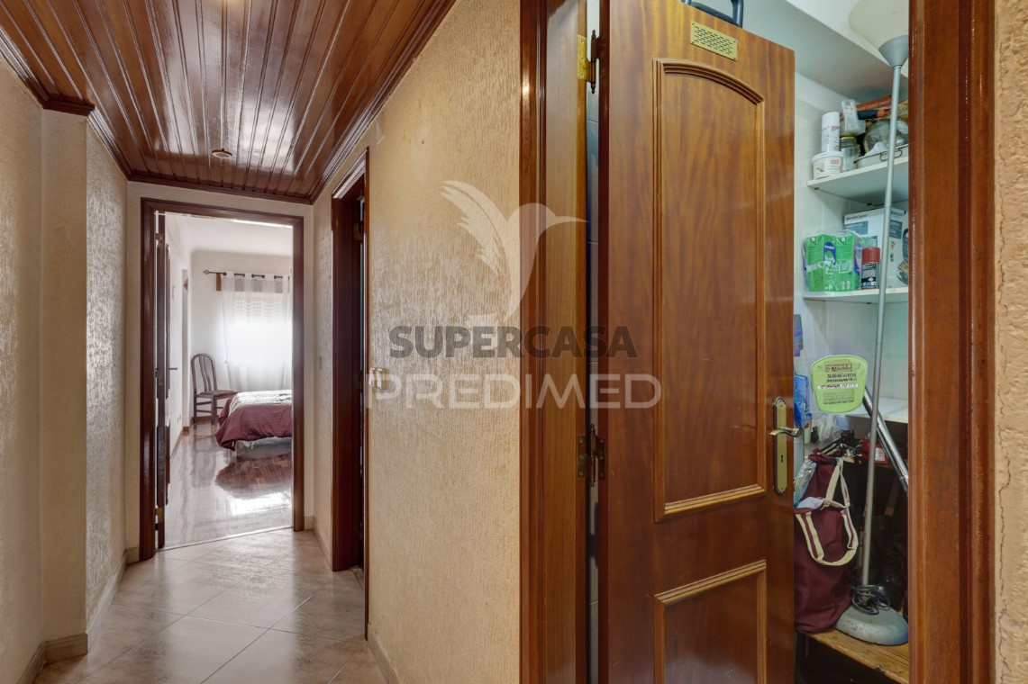 Apartment 2 Zimmer verkaufen auf Massamá e Monte Abraão