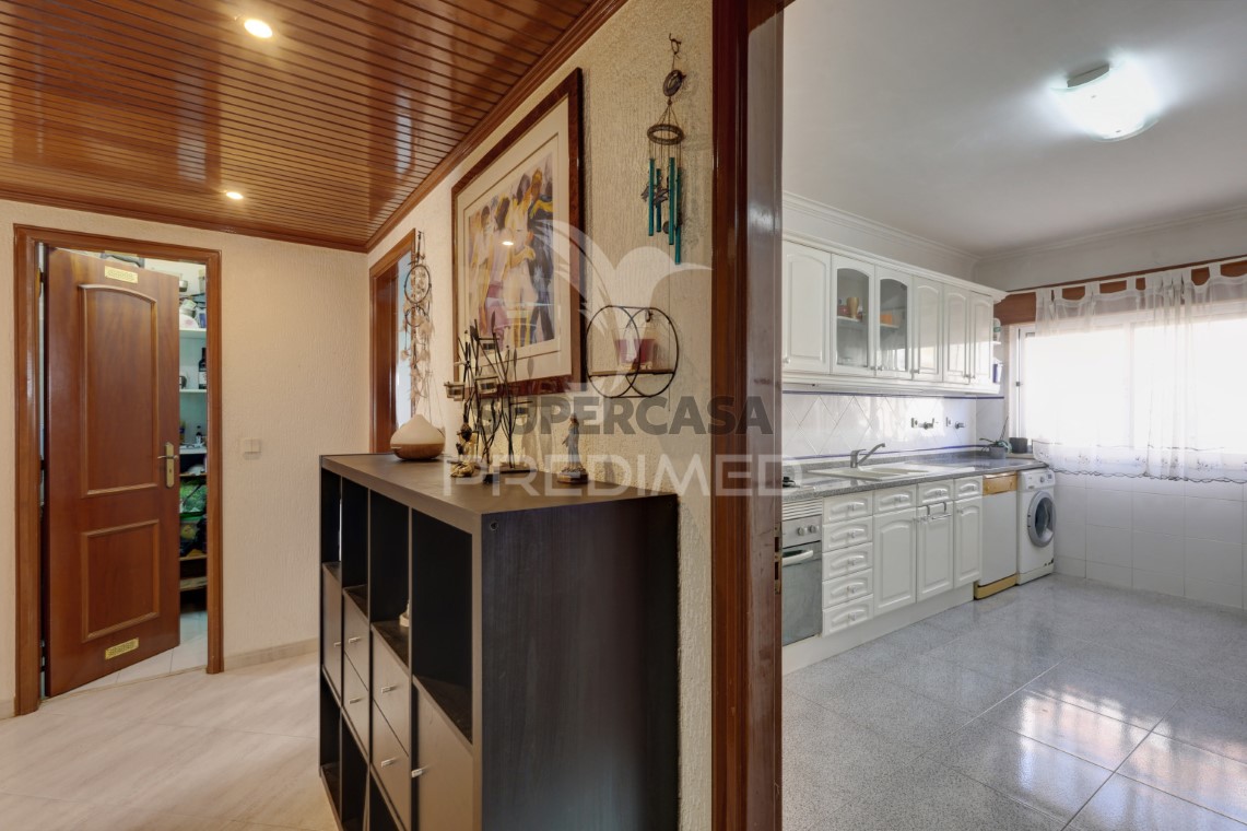 Apartment 2 Zimmer verkaufen auf Massamá e Monte Abraão