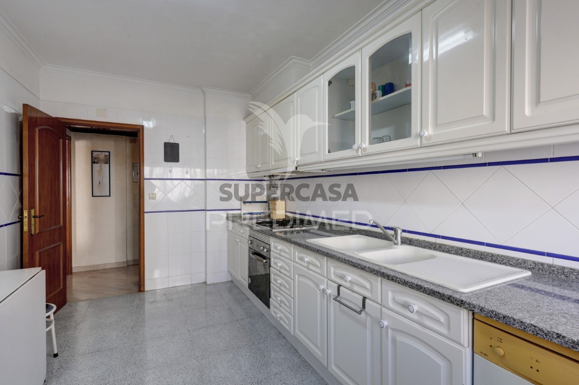 Apartment 2 Zimmer verkaufen auf Massamá e Monte Abraão