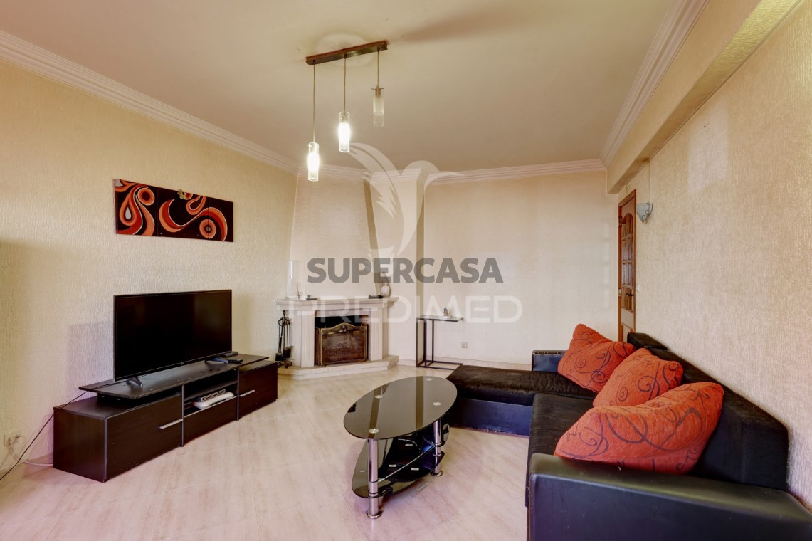 Apartment 2 Zimmer verkaufen auf Massamá e Monte Abraão