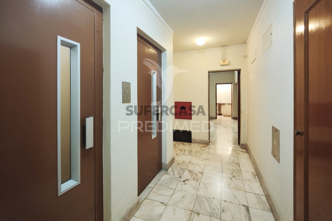 Apartment 2 Zimmer verkaufen auf Massamá e Monte Abraão
