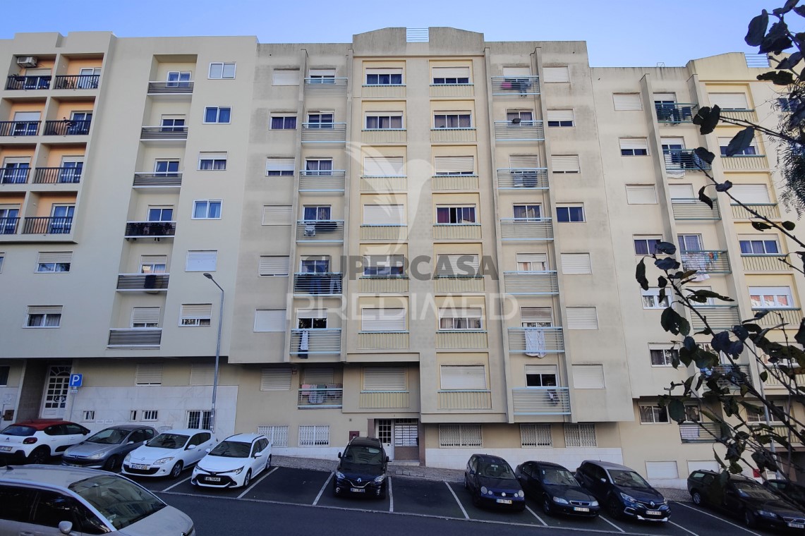 Apartment 2 Zimmer verkaufen auf Massamá e Monte Abraão