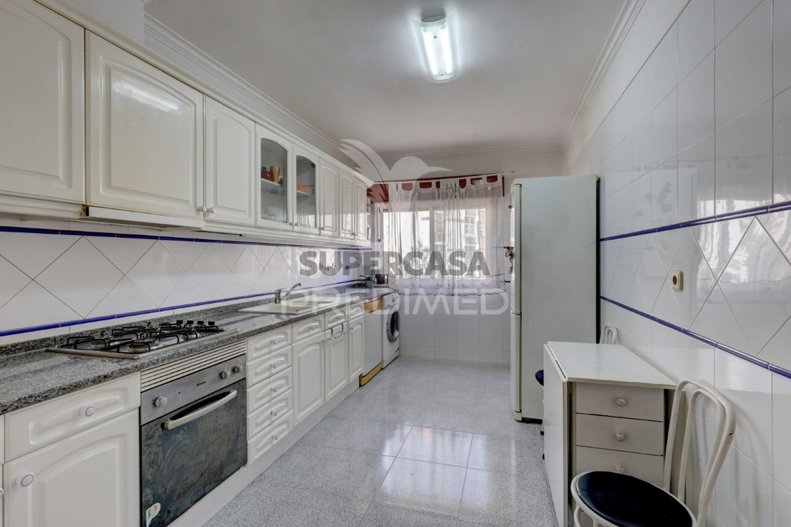 Apartment 2 Zimmer verkaufen auf Massamá e Monte Abraão