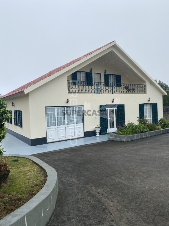 Haus 3 Zimmer verkaufen auf Urzelina (São Mateus)