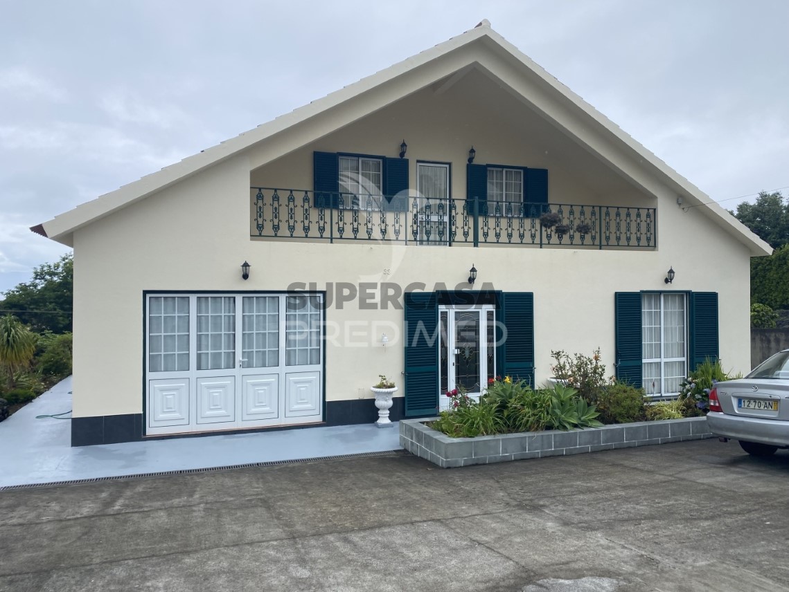 Haus 3 Zimmer verkaufen auf Urzelina (São Mateus)
