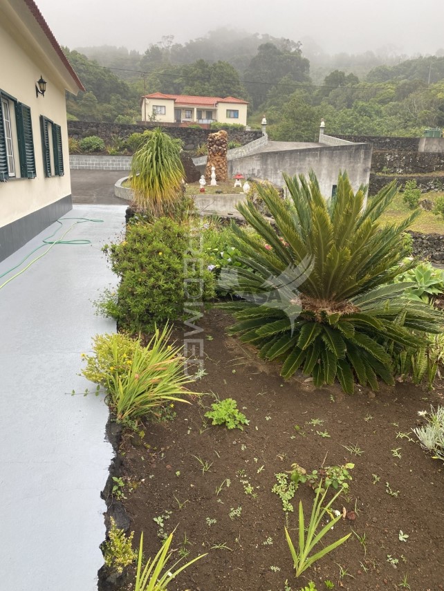 Haus 3 Zimmer verkaufen auf Urzelina (São Mateus)