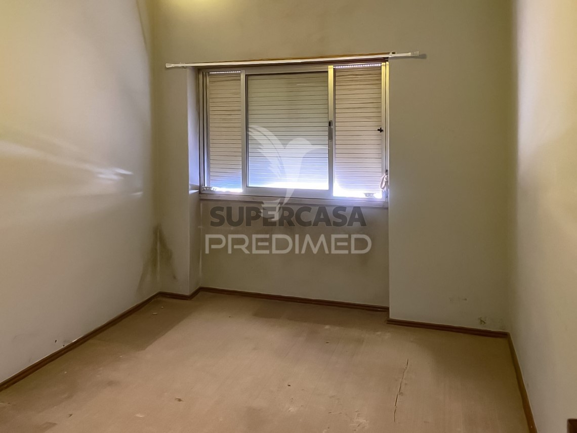 Apartment 2 Zimmer verkaufen auf Massamá e Monte Abraão