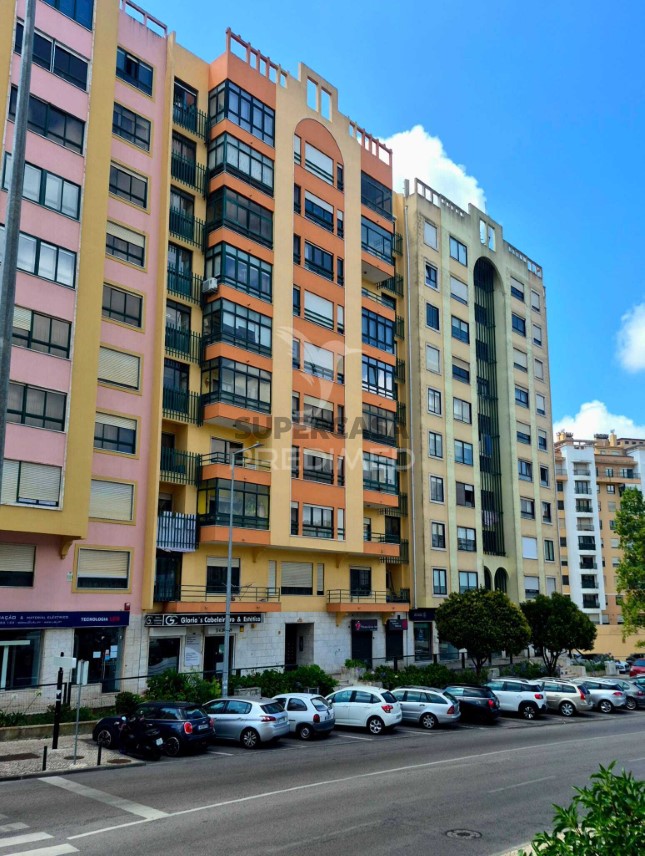 Apartment 3 Zimmer verkaufen auf Massamá e Monte Abraão