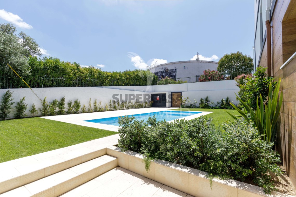 Apartment 2 Zimmer verkaufen auf Santa Iria de Azoia, São João da Talha e Bobadela