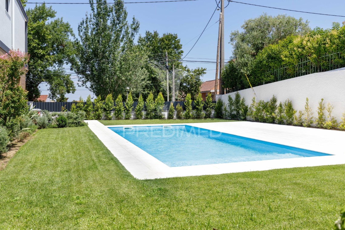 Apartment 2 Zimmer verkaufen auf Santa Iria de Azoia, São João da Talha e Bobadela