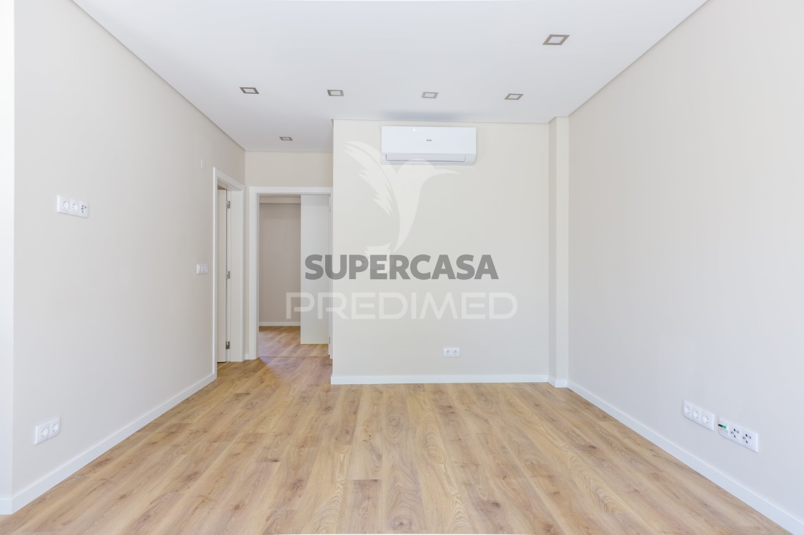 Apartment 2 Zimmer verkaufen auf Santa Iria de Azoia, São João da Talha e Bobadela