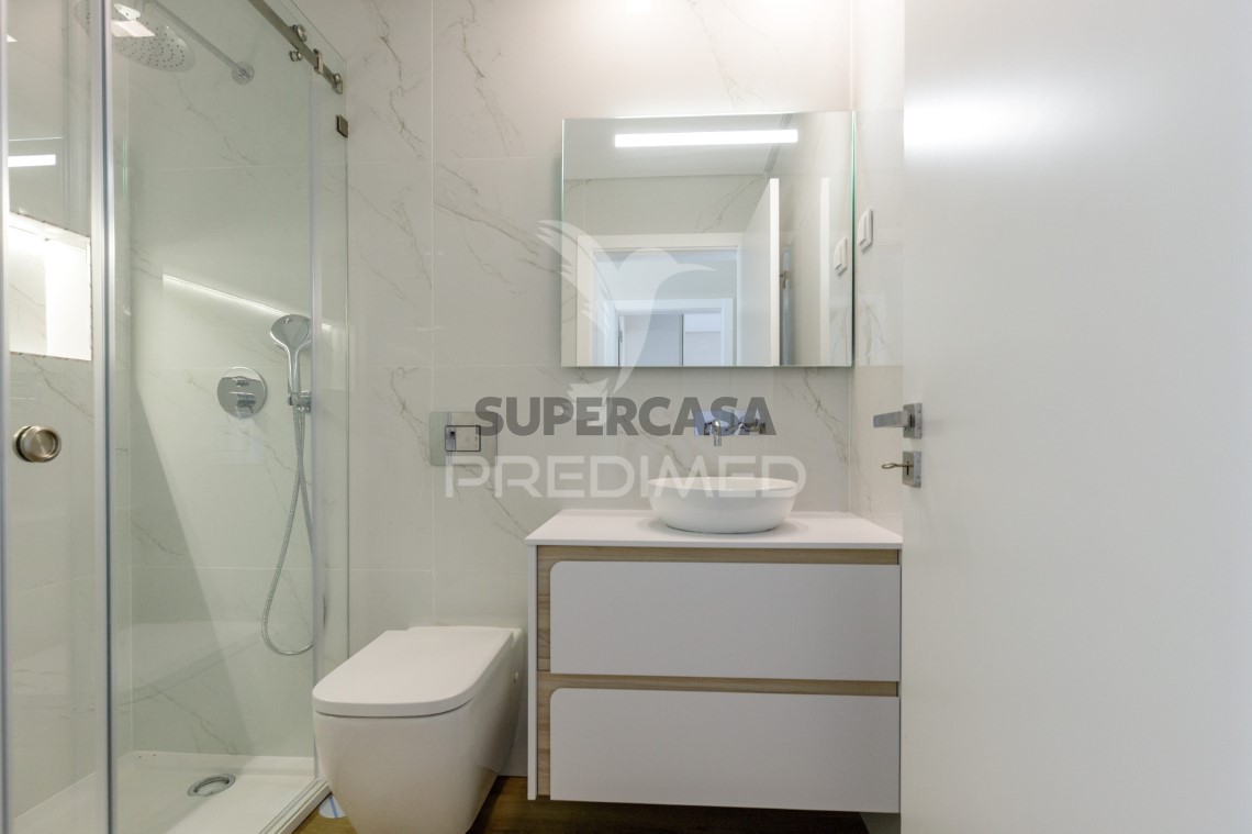 Apartment 2 Zimmer verkaufen auf Santa Iria de Azoia, São João da Talha e Bobadela