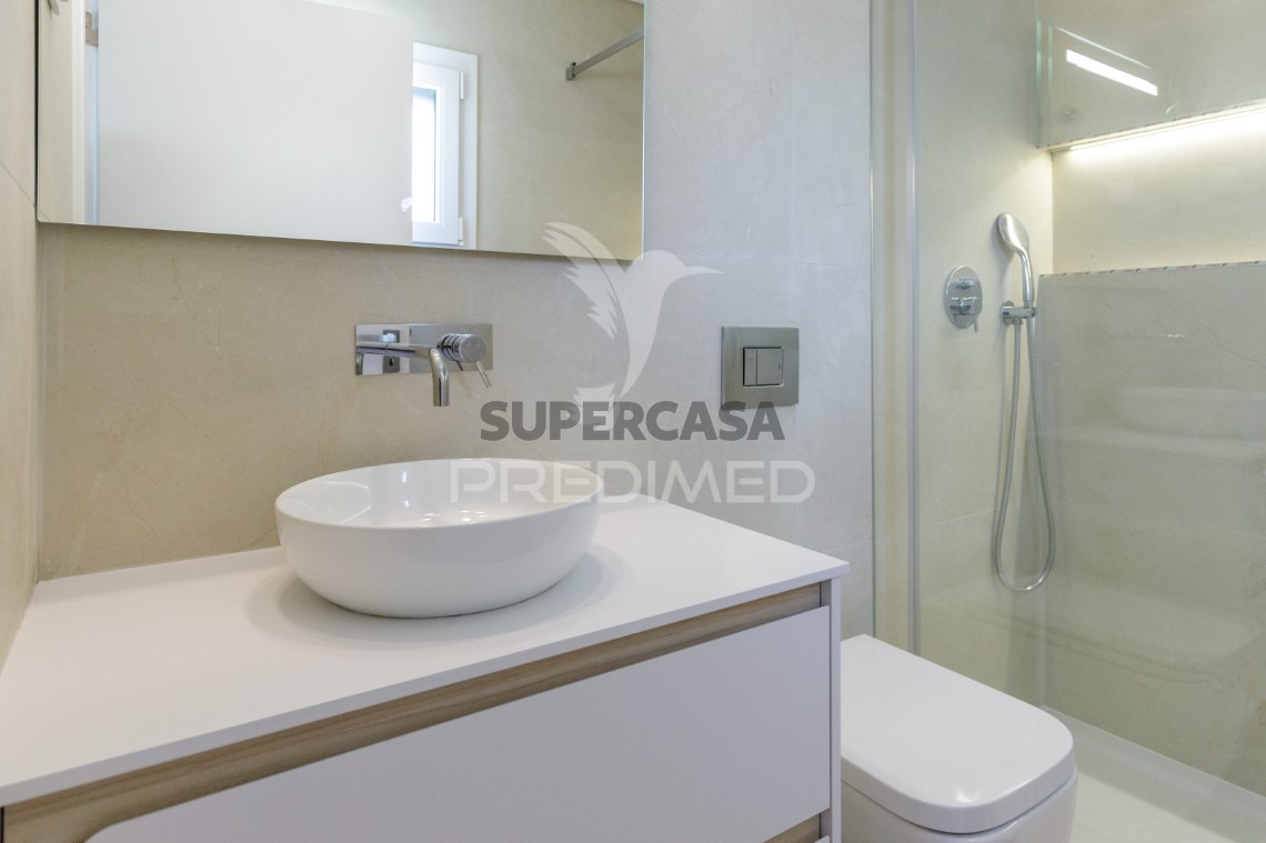 Apartment 2 Zimmer verkaufen auf Santa Iria de Azoia, São João da Talha e Bobadela