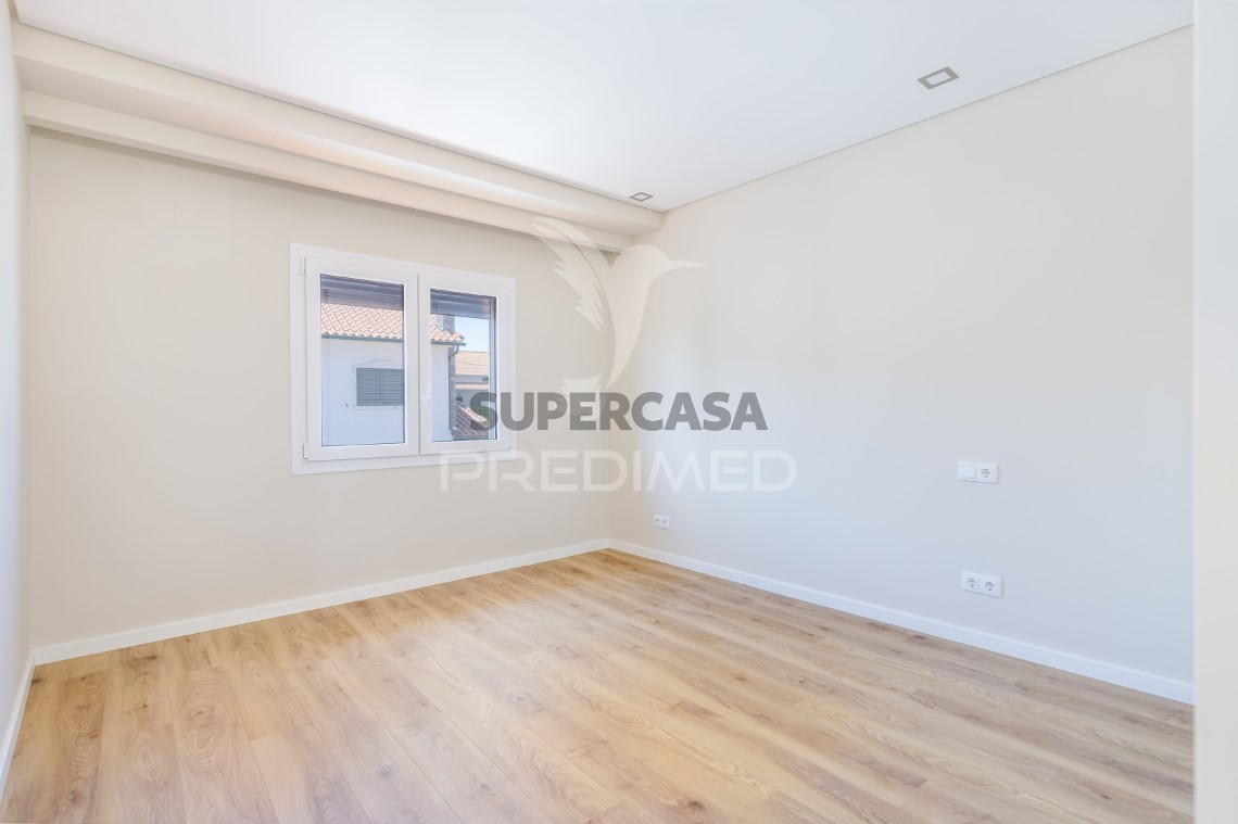 Apartment 2 Zimmer verkaufen auf Santa Iria de Azoia, São João da Talha e Bobadela